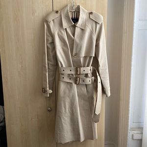 Burberry Macintosh Trench sz 4